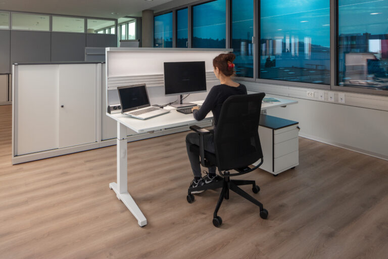 Kundenlösung TIGER Coatings mit Schallabsorber für das Büro