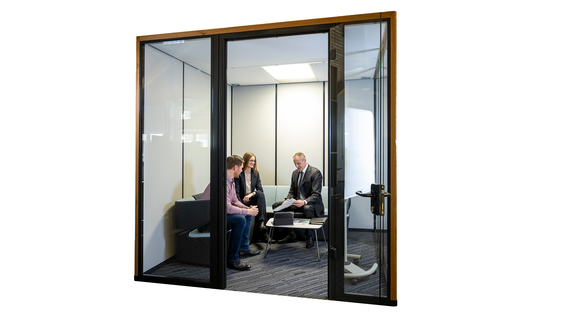 Besprechung im Raum im Raum als Raum-in-Raum-System für Brainstorming